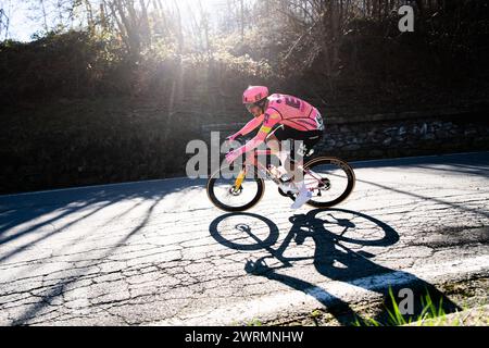 Rho, Italia. 13 marzo 2024. Alberto Bettiol (EF Education - EasyPost) guida una gara d'élite maschile della Milano-Torino, gara ciclistica di un giorno (177km) da Rho e Salassa - Nord Ovest Italia- mercoledì 13 marzo 2024. Sport - ciclismo . (Foto di Marco Alpozzi/Lapresse) credito: LaPresse/Alamy Live News Foto Stock