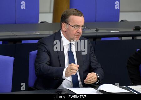 Boris Pistorius nel der 156. Sitzung des Deutschen Bundestages im Reichstagsgebäude. Berlino, 13.03.2024 Foto Stock