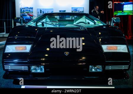 Toronto, ON, Canada - 16 febbraio 2024: Lamborghini Countach LP400S Lowbody presentato al Metro Toronto Convention Centre Foto Stock