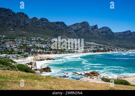 Spiaggia di sabbia fine sotto i dodici Apostoli, Camps Bay, città del Capo, Sud Africa, Africa Copyright: MichaelxRunkel 1184-10006 Foto Stock