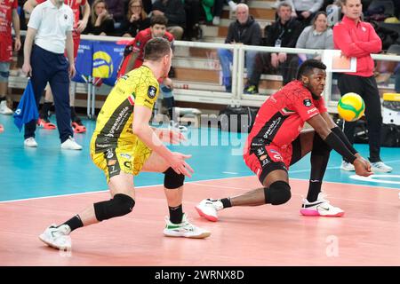 Trento, Italia. 13 marzo 2024. Bump di Marlon Yant di cucine Lube Civitanova durante la partita tra ITAS Trentino Volley e cucine Lube Civitanova, semifinale di CEV Men Volley Champions League 2023/2024 al T Quotidiano Arena il 13 marzo 2024, Trento, Italia. Credito: Agenzia fotografica indipendente/Alamy Live News Foto Stock