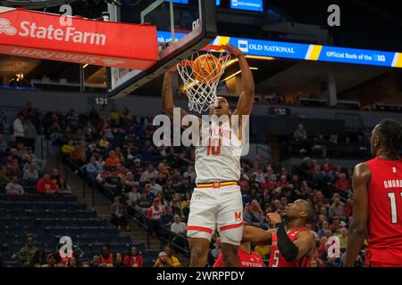 Minneapolis, Minnesota, Stati Uniti. 13 marzo 2024. L'attaccante dei Maryland Terrapins JULIAN REESE (10) sguazza la palla durante una partita tra Maryland e Rutgers durante il Torneo di pallacanestro maschile TIAA Big10 2024 al Target Center di Minneapolis. (Immagine di credito: © Steven Garcia/ZUMA Press Wire) SOLO PER USO EDITORIALE! Non per USO commerciale! Foto Stock