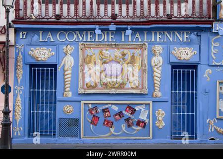 La Comédie Italienne è un teatro nel quartiere di Montparnasse a Parigi, che presenta commedia dell'arte italiana in traduzione francese. Foto Stock