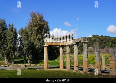 L'antico santuario di Artemide. Colonne della galleria o stoa prima del tempio, a Brauron o Vravrona, Attica, Grecia Foto Stock