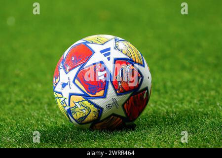 Partita ufficiale dell'Adidas durante la UEFA Champions League, turno 16, partita di calcio di 2a tappa tra l'Atletico de Madrid e l'FC Internazionale il 13 marzo 2024 allo stadio Civitas Metropolitano di Madrid, Spagna Foto Stock