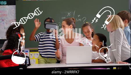 Immagine di icone della scienza su un'insegnante caucasica con scolari diversi con visore vr Foto Stock