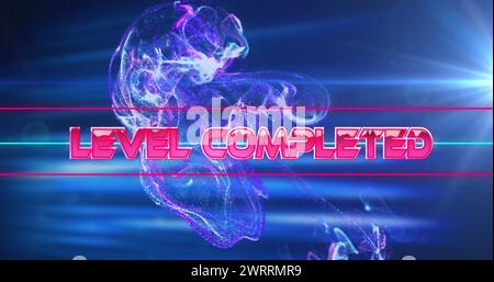 Immagine del banner di testo con livello completato su spot chiaro e onde digitali su sfondo blu Foto Stock