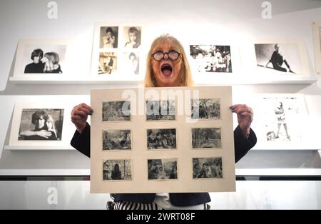 Pattie Boyd ha scattato delle foto dei Beatles durante un viaggio in India, durante una conferenza stampa al Christie's di Londra, per pubblicizzare l'imminente "The Pattie Boyd Collection sale" presso la casa d'aste. Data foto: Giovedì 14 marzo 2024. Foto Stock