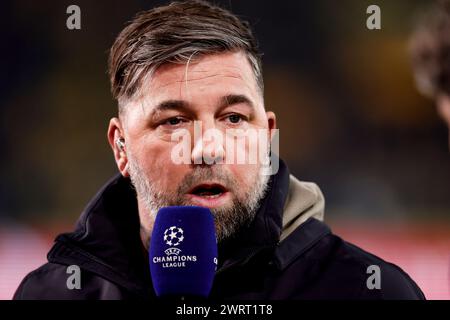 DORTMUND , GERMANIA - 13 MARZO: Theo Janssen guarda durante la partita di UEFA Champions League 2023/24 tra Borussia Dortmund e PSV Eindhoven a Signal Foto Stock