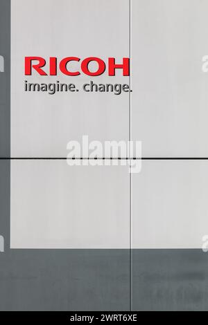 Skejby, Danimarca - 27 novembre 2016: Logo Ricoh su un edificio. Ricoh Company, Ltd. È una multinazionale giapponese di imaging ed elettronica Foto Stock