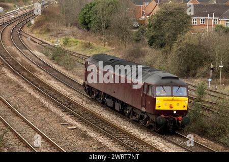 Locomotiva diesel 47812 della West Coast Railways classe 47 che passa attraverso Scunthorpe con il servizio 0Z47 1005 Newark - Barnetby il 13/3/23. Foto Stock