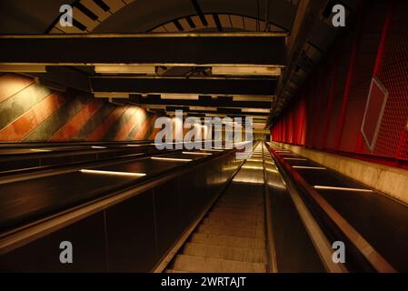 Scale nella stazione della metropolitana di Stoccolma. Foto Stock