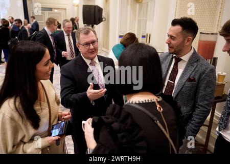 Il leader del DUP Sir Jeffrey Donaldsonpartecipa alla colazione del Northern Ireland Bureau al Waldorf Astoria Hotel, a Washington DC, durante la sua visita negli Stati Uniti per il giorno di San Patrizio. Data foto: Giovedì 14 marzo 2024. Foto Stock