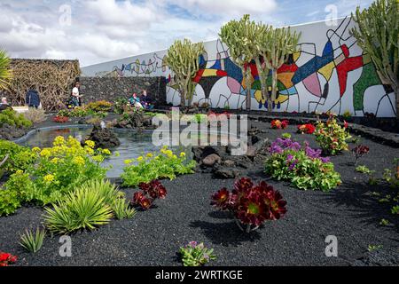 Murale nel giardino, Fundacion Cesar Manrique, Fondazione Cesar Manrique, Tahiche, Lanzarote, isole Canarie, Isole Canarie, Spagna Foto Stock