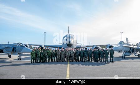 Gli aviatori della U.S. Air Force assegnati al 914th Air Refueling Wing, Niagara Falls Air Reserve Station, New York Foto Stock