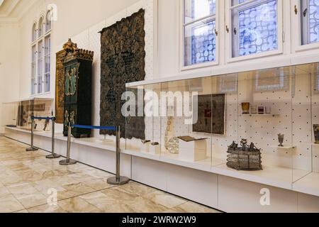 Budapest, Ungheria espone all'interno del museo ebraico della sinagoga di via Dohany - Dohany utcai Zsinagoga. Foto Stock