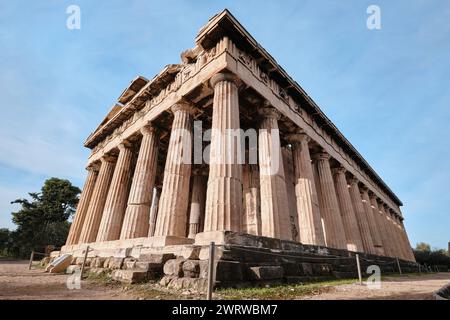 Atene, Grecia - 3 marzo 2024: Tempio di Efesto nell'antica Agorà Foto Stock