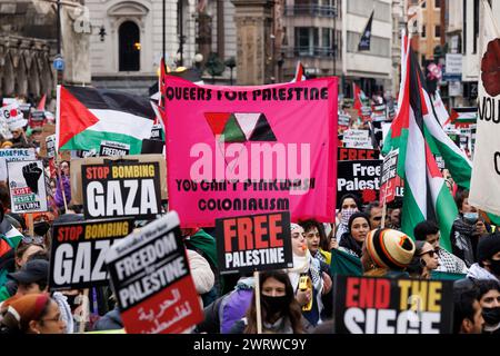 9 dicembre 2023. Fleet St., Londra, Regno Unito. Protesta di solidarietà palestinese che chiede un cessate il fuoco a Gaza. Foto Stock