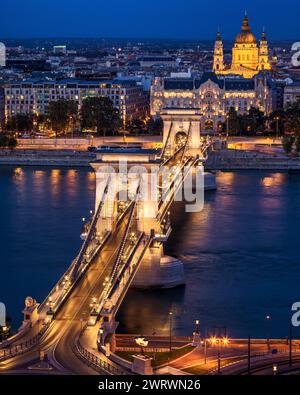 Splendida vista sul Ponte delle catene di Budapest Foto Stock