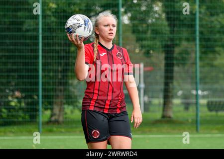 Ystrad Mynach, Galles. 3 ottobre 2021. Sara Guzowska di Hounslow Women durante la partita di fa Women's National League Southern Premier Division tra Cardiff City Ladies e Hounslow Women al Centre of Sporting Excellence di Ystrad Mynach, Galles, Regno Unito, il 3 ottobre 2021. Crediti: Duncan Thomas/Majestic Media. Foto Stock