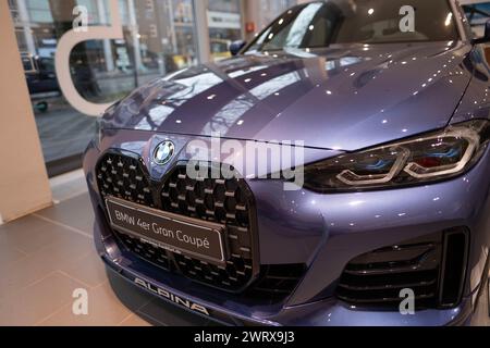 Viola Alpina BMW 4er Gran Coupe, marchio tedesco Alpina Burkard Bovensiepen GmbH, industria automobilistica, leadership e innovazioni, lux auto Foto Stock