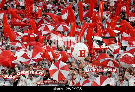 Londra, Regno Unito. 14 marzo 2024. I tifosi di Friburgo durante la partita tra West Ham e SC Freiburg UEFA Europa League, ultimi 16, 2a tappa, allo stadio di Londra, Stratford. Questa immagine è SOLO per USO EDITORIALE. Licenza richiesta da Football DataCo per qualsiasi altro utilizzo. Crediti: MARTIN DALTON/Alamy Live News Foto Stock