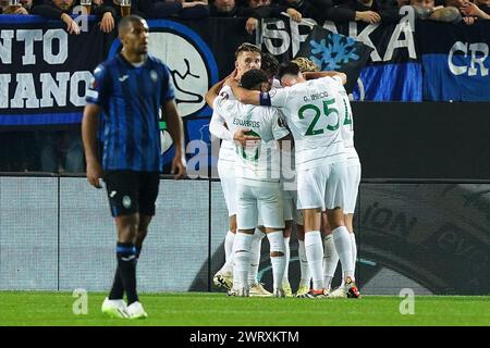 Bergamo, Italia. 14 marzo 2024. Pedro Goncalves di Sporting festeggia dopo aver segnato per il 0-1 durante la partita di calcio UEFA Europa League tra l'Atalanta BC e lo Sporting Lisboa allo stadio Gewiss di Bergamo - Italia - giovedì 14 marzo 2024. Sport - calcio . (Foto di Spada/LaPresse) credito: LaPresse/Alamy Live News Foto Stock