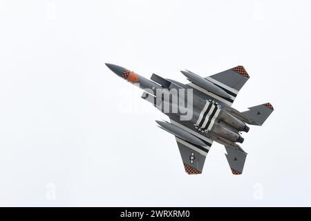 L'eredità del 173rd Fighter Wing F-15 Eagle decolla il 7 marzo 2024 presso l'aeroporto internazionale di Honolulu, Hawaii Foto Stock