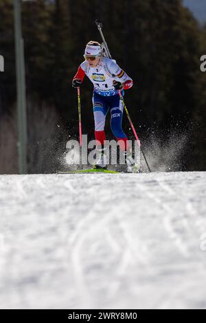 Canmore, Alberta, Canada. 14 marzo 2024. Tereza Vobornikova della Cechia in azione durante la gara femminile di 7,5 km SPRINT al BMW IBU World Cup Biathlon 2024 Canmore. Crediti: Jozef Karoly/Alamy Live News. Foto Stock