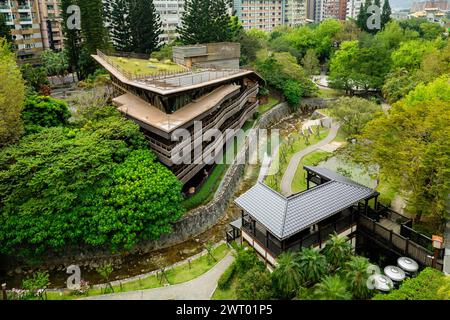 Veduta aerea della Biblioteca pubblica di Taipei, filiale di Beitou a Taipei, Taiwan Foto Stock