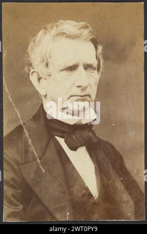 Ritratto di William Henry Seward. Sconosciuto, fotografo intorno al 1860-1872. Ritratto del busto di un uomo in tuta con capelli bianchi. (Verso, stampa) in alto al centro, a matita: 'Seward'; (verso, stampa) in basso a destra, a matita: "A46"; Foto Stock