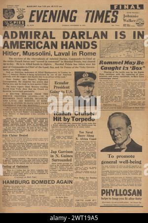 1942 prima pagina di Evening Times che riporta la battaglia per il Nord Africa e la cattura dell'ammiraglio Darlan Foto Stock