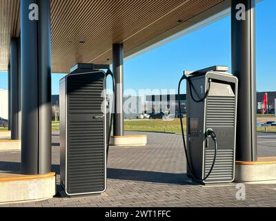 Porsche Charging Lounge Bingen am rhein, Power Charger Electric Vehicle, stazione di ricarica, veicolo elettrico in Europa, energia alternativa, tecnologia Foto Stock