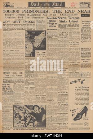 1943 la prima pagina del Daily mail riporta la resa delle forze dell'asse in Nord Africa e la battaglia per Kuban Foto Stock