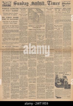 1943 la prima pagina del Sunday Times riporta la minaccia alleata di invasione dell'Italia e incursioni aeree su Livorno Foto Stock