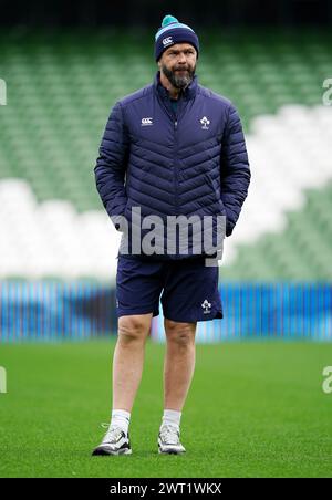 L'allenatore irlandese Andy Farrell durante la corsa della squadra all'Aviva Stadium di Dublino. Data foto: Venerdì 15 marzo 2024. Foto Stock