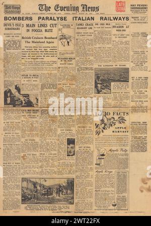 1943 Evening News in prima pagina che riporta che gli Alleati bombardano le ferrovie italiane Foto Stock