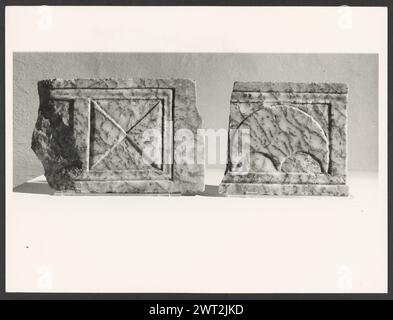 Museo archeologico Toscana Livorno Castiglioncello. Hutzel, Max 1960-1990 Antichità: Foto di un vaso in terracotta con dettagli. Note generali: Nessuna campagna fotografica Hutzel. Mancano i negativi. Il fotografo e studioso tedesco Max Hutzel (1911-1988) fotografò in Italia dai primi anni '1960 fino alla sua morte. Il risultato di questo progetto, citato da Hutzel come foto Arte minore, è un'accurata documentazione dello sviluppo storico dell'arte in Italia fino al XVIII secolo, che comprende oggetti degli Etruschi e dei Romani, oltre che dell'altomedievale, romanico, gotico, rinascimentale e Baro Foto Stock