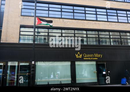 Whitechapel, Tower Hamlets, Londra, Regno Unito. 15 marzo 2024. Tower Hamlets: Le bandiere palestinesi devono essere rimosse dagli edifici di proprietà del consiglio a Tower Hamlets. Crediti: Matthew Chattle/Alamy Live News Foto Stock