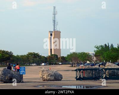 Miami, Florida, Stati Uniti - 14 marzo 2011: Torre rimanente della Naval Air Station Richmond utilizzata come base di blimp durante la seconda guerra mondiale. Foto Stock