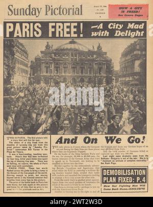 1944 domenica prima pagina pittorica che riporta gli Alleati liberano Parigi Foto Stock