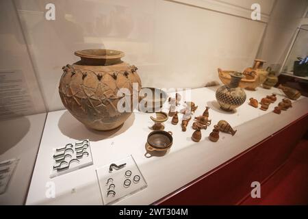 Oggetti e vasi etruschi esposti a Pompei durante la mostra "Pompei e gli Etruschi" Foto Stock