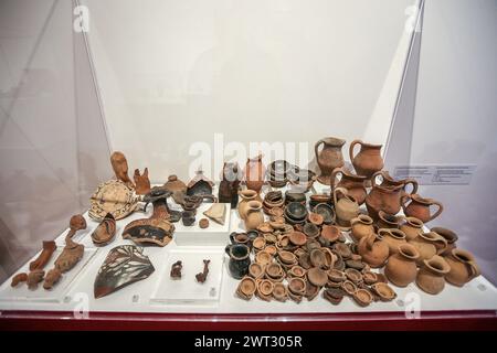Oggetti e vasi etruschi esposti a Pompei durante la mostra "Pompei e gli Etruschi" Foto Stock