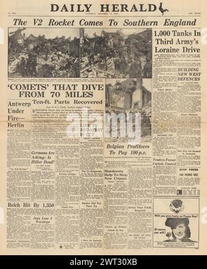 1944 la prima pagina del Daily Herald riporta gli attacchi a razzo V2 contro la Gran Bretagna e la terza Armata americana avanzano in Lorena Foto Stock