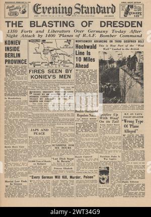 1945 Evening Standard in prima pagina che riporta i bombardamenti alleati di Dresda Foto Stock