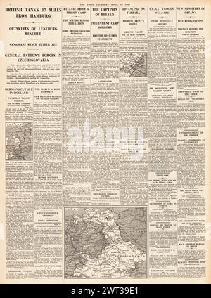 1945 The Times riportava l'Armata Rossa vicino a Berlino, l'Esercito britannico vicino ad Amburgo, le forze canadesi a Zuider Zee, le forze statunitensi in Cecoslovacchia, l'Ottava Armata vicino a Ferrara e il campo di concentramento di Belsen Foto Stock