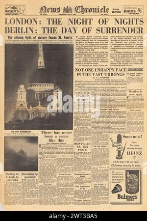 1945 News Chronicle in prima pagina che riporta i festeggiamenti per il VE Day Foto Stock