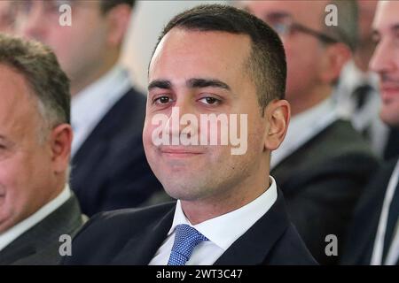 Il ministro degli Esteri Luigi di Maio, durante l'inaugurazione della nuova sede della Cassa depositi e prestiti a Napoli. Foto Stock