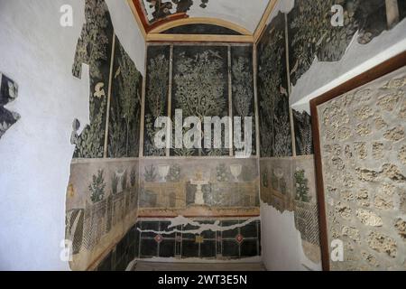 Una vista di uno degli affreschi della restaurata Orchard House, situata negli scavi archeologici di Pompei. Foto Stock