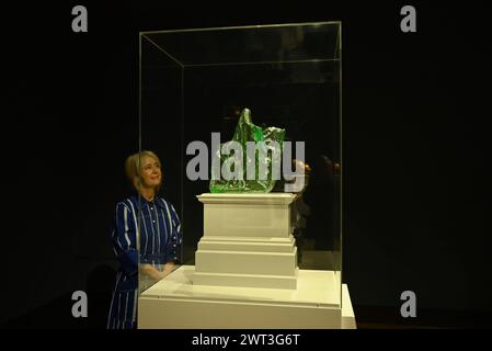 TSCHABALA SELF , LADY IN BLUE E ANDRA URSUTA SONO STATE ANNUNCIATE DAL QUARTO GRUPPO DI COMMISSIONATORI DI ZOCCOLI COME GLI ARTISTI SCELTI PER AVERE LÌ SCULTURE INSTALLATE SUL QUARTO ZOCCOLO IN PIAZZA TRAFALGAR RISPETTIVAMENTE NEL 2026 E NEL 2028. SONO STATI SELEZIONATI DA UNA SHORLIST CHE COMPRENDEVA CHILA KUMARI SINGH BURMAN, GABRIEL CHAILE, RUTH EWAN, THOMAS J PRICE E VERONICA RYAN. Foto Stock